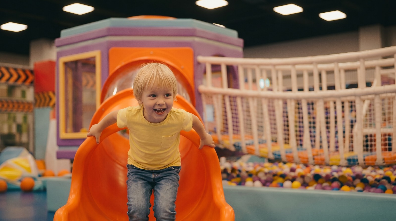 Copii la locul de joaca OxyGo Kids